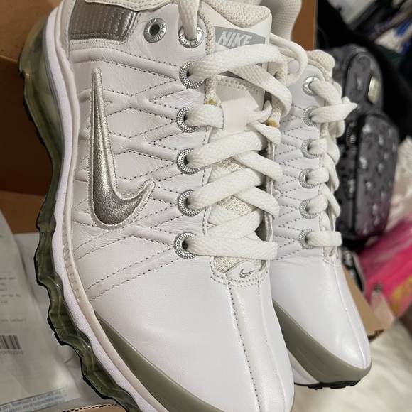 **FLASH  SALE** 
NIKE AIR MAX 2009 White Leather NEVER WORN - Size 6.5 -NO BOX - Picture 6 of 6